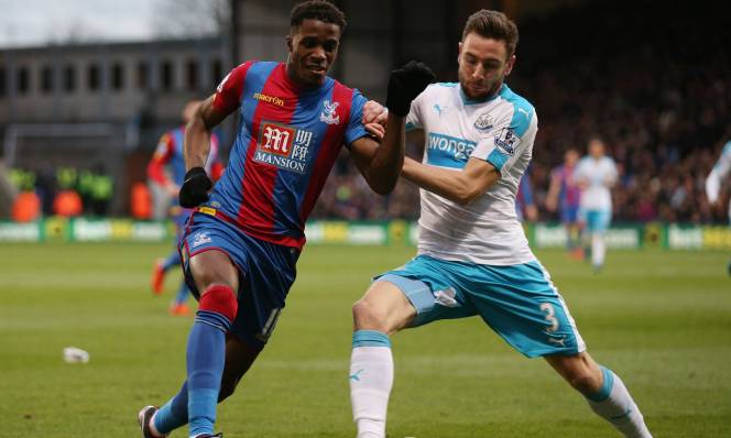 Newcastle vs Crystal Palace, 21h00 ngày 30/04: Một nửa của niềm vui