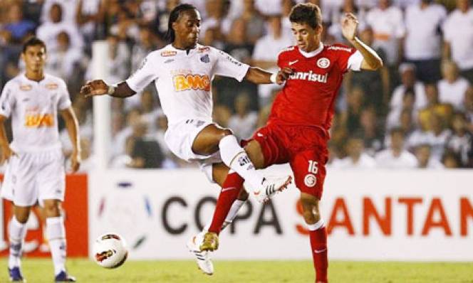 Santos vs Internacional, 04h30 ngày 30/05: Cân não