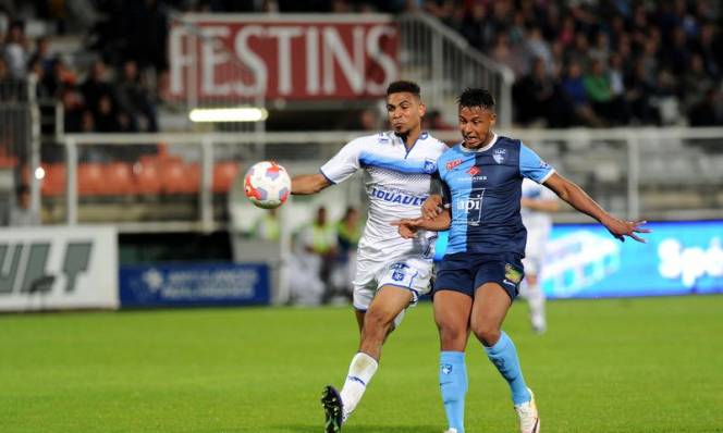 Bourg en Bresse vs Auxerre, 01h00 ngày 13/08: Dìm nhau đi xuống