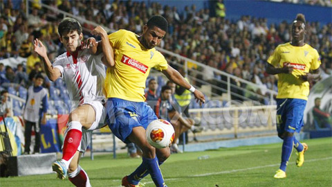 Estoril vs Feirense, 02h00 ngày 16/8