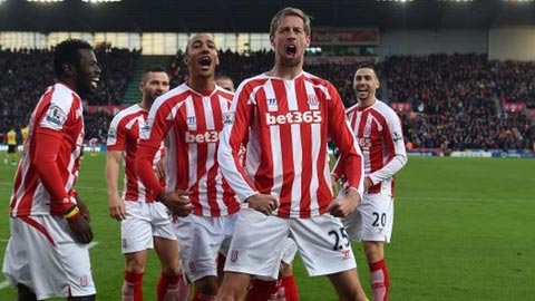 Stevenage vs Stoke, 01h45 ngày 24/8