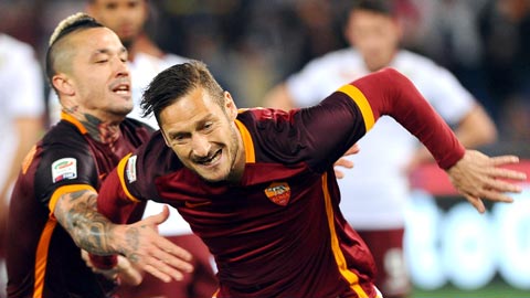 Roma vs Udinese, 23h00 ngày 20/8: Cột mốc 250 bàn đợi Francesco Totti