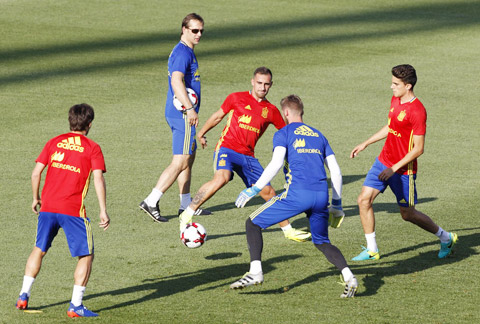 Bỉ vs Tây Ban Nha, 01h45 ngày 2/9: Lopetegui chưa thể “làm cách mạng”