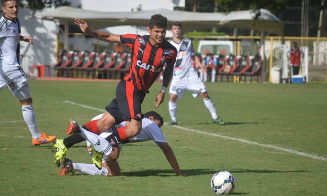 Ponte Preta vs Vitória, 05h30 ngày 14/10: Chiến đấu tới cùng