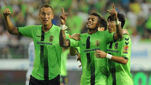 FC Seoul vs Jeonbuk, 17h30 ngày 19/10: Vé trao tay Jeonbuk