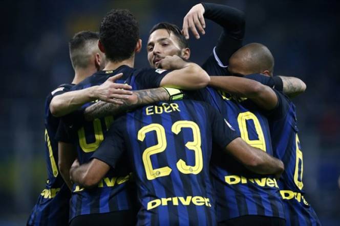 AC Milan vs Inter Milan, 02h45 ngày 21/11: Vững vàng top 3