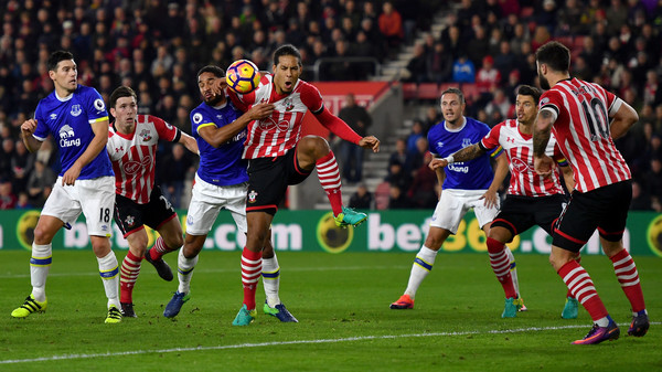 Arsenal vs Southampton, 02h45 ngày 01/12: Bài toán khó cho Wenger