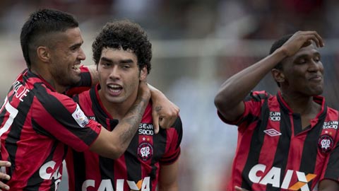 Corinthians vs Paranaense, 06h00 ngày 27/11