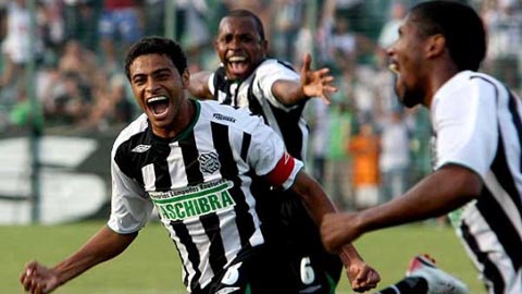 Figueirense vs Corinthians, 06h45 ngày 17/11