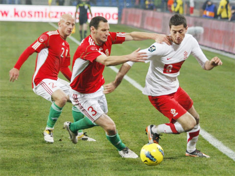 Romania vs Ba Lan, 02h45 ngày 12/11: Dưới cánh Đại bàng trắng