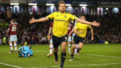 Burnley vs Middlesbrough, 22h00 ngày 26/12