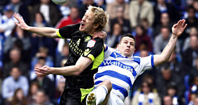Leeds United vs Reading, 2h45 ngày 14/12: Đừng tin chủ nhà