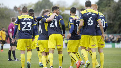 Macclesfield Town vs Oxford United, 02h55 ngày 3/12