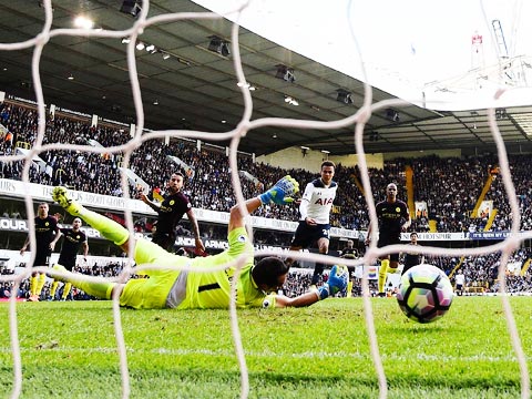 Man City vs Tottenham, 0h30 ngày 22/1: Pep lại thua sấp mặt?