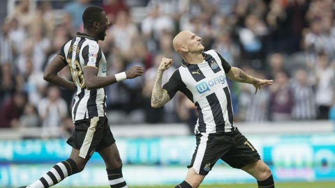 Newcastle vs Aston Villa, 03h30 ngày 21/2: Đòi lại ngôi đầu