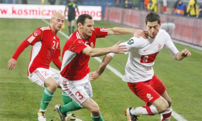Montenegro vs Ba Lan, 01h45 ngày 27/3: Ngôi sao tỏa sáng