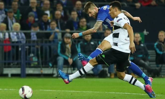 M.Gladbach vs Schalke 04, 03h05 ngày 17/03: Vượt qua Hoàng đế