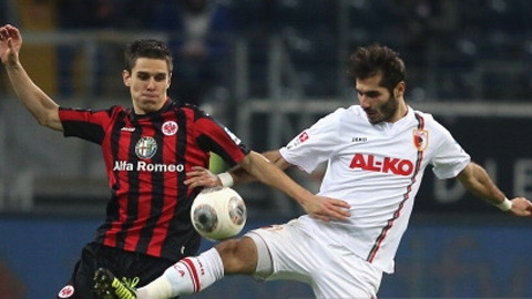Frankfurt vs Augsburg, 20h30 ngày 22/4