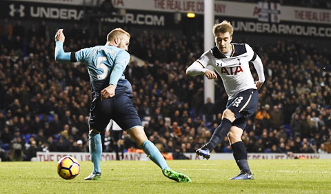 Swansea vs Tottenham, 01h45 ngày 6/4: Gây sức ép lên ngôi đầu