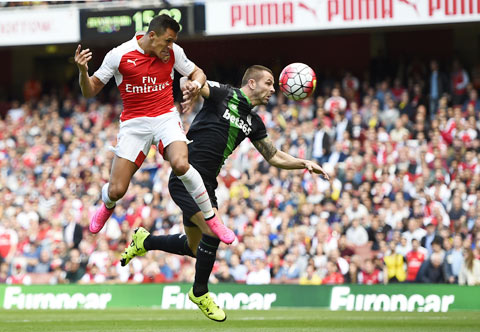 Stoke City vs Arsenal, 23h30 ngày 13/5: Nuôi giấc mơ cho Pháo thủ